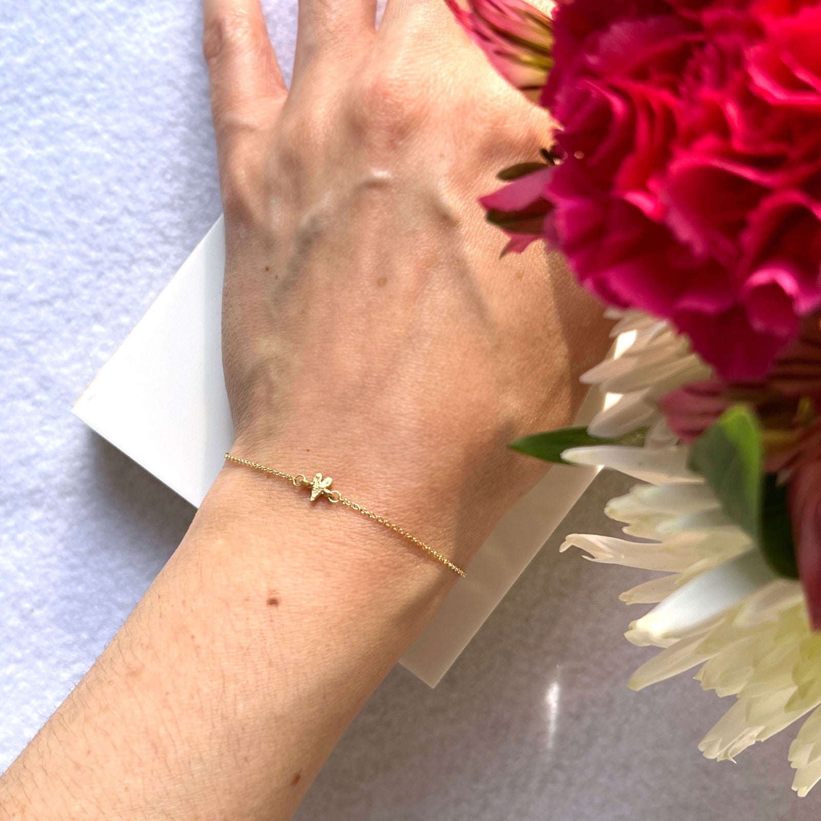 Dainty Gold Chain Bracelet with Heart