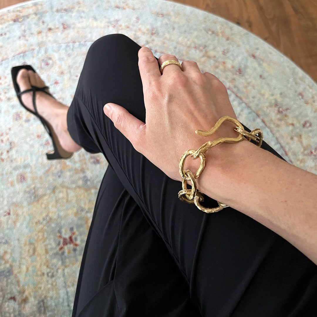 A Simple Yet Bold Chunky Chain Bracelet
