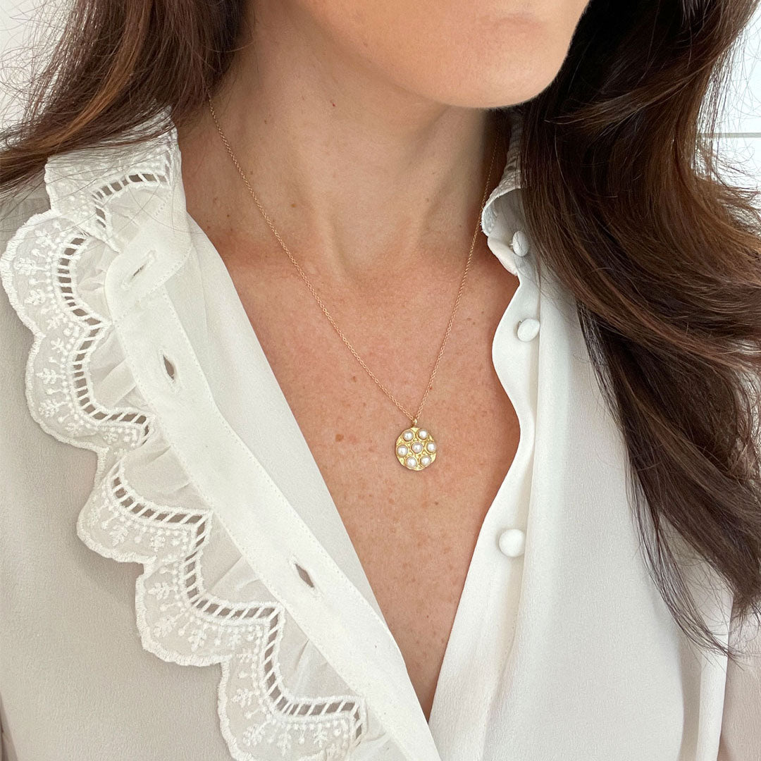 A Classy Pearl Cluster Necklace