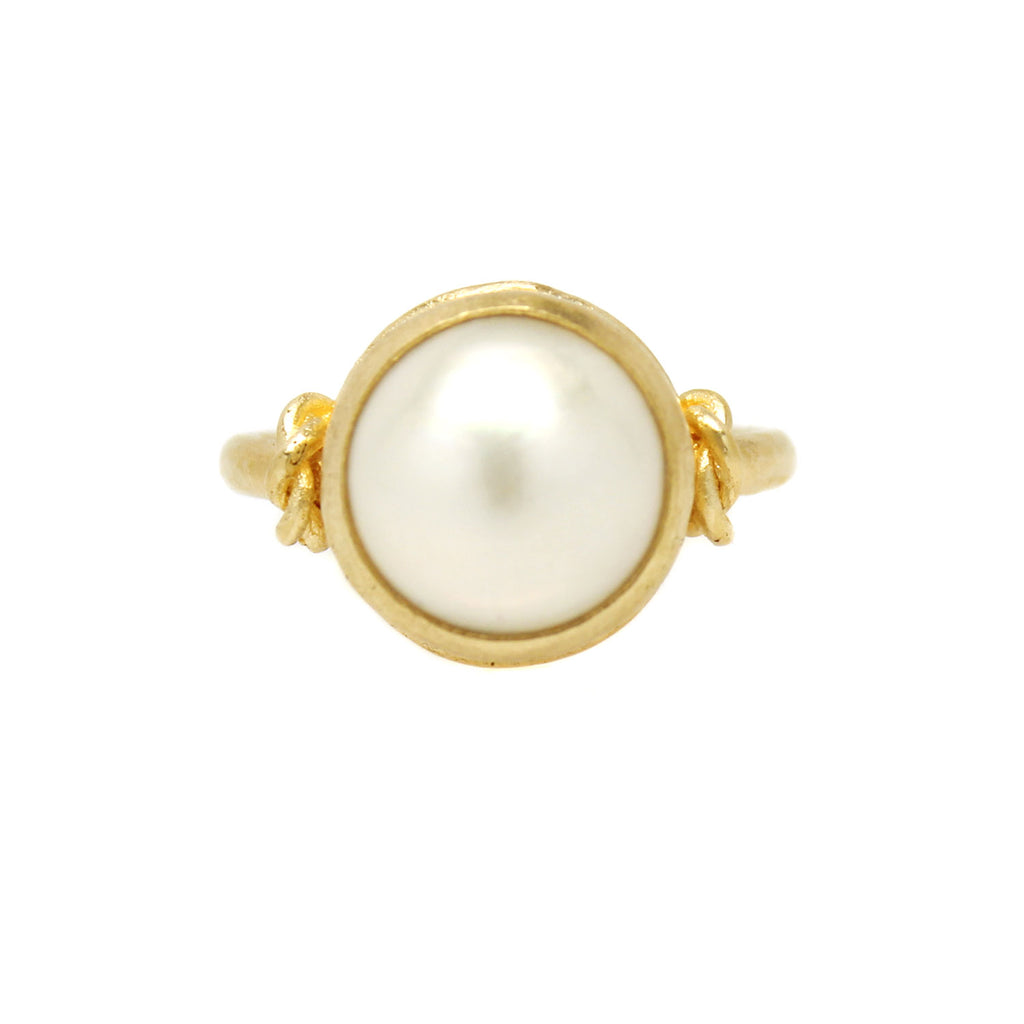 pearl-ring-with-twist-accents-